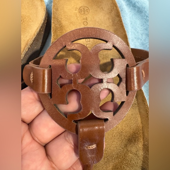 Tory Burch Tan Textured Surface - Picture 11 of 13